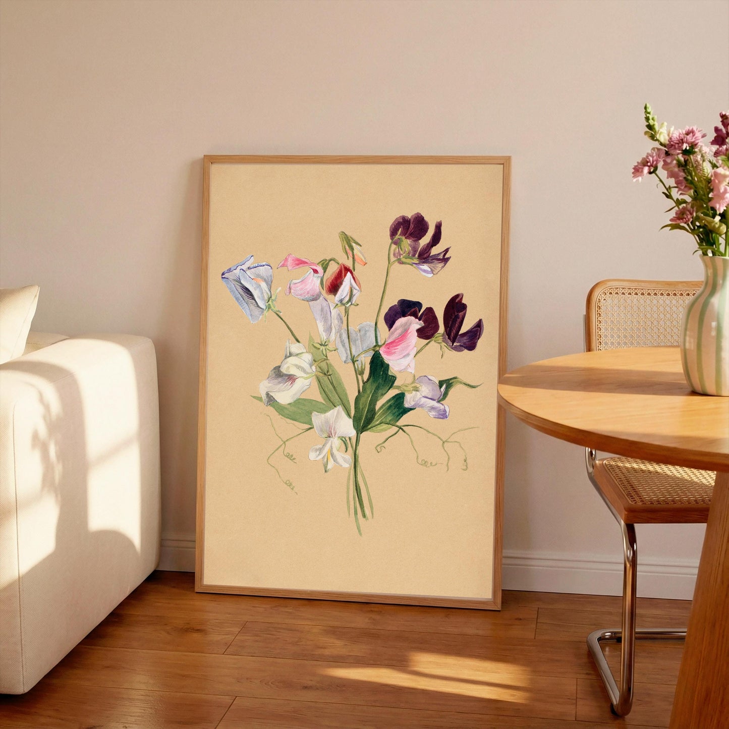 Sweet Pea Flower Print: Vintage Floral Wall Art